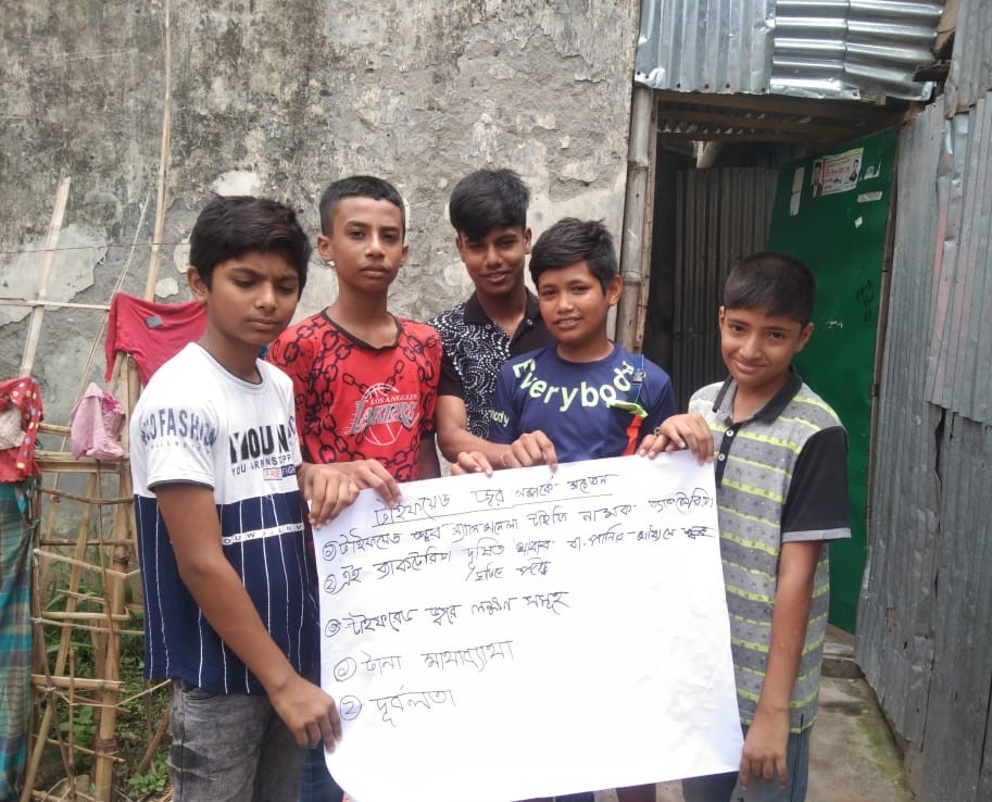 Children in Mohakhali made posters on typhoid awareness 1