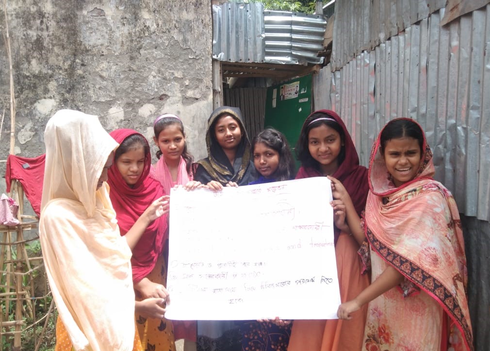 Children in Mohakhali made posters on typhoid awareness 2
