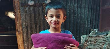 Abdur Rahman received blankets