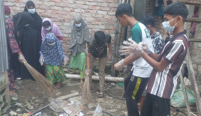 kids in mohakhali participated in the cleaning