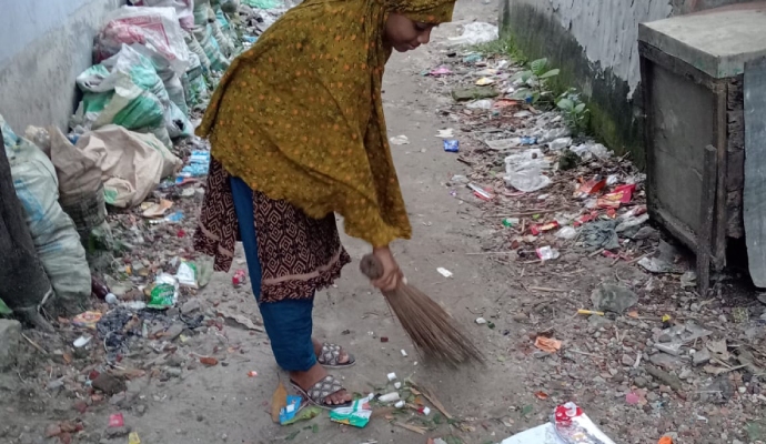 Nusrat participated in the cleaning