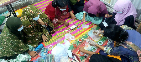 Older kids participated in the resin art training by Shapla Foundation