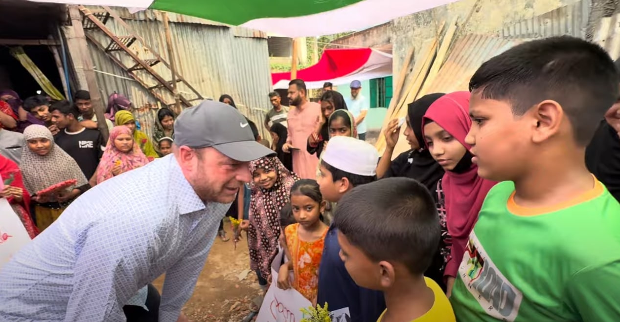 Sam Fife visit to Mohakhali slum video