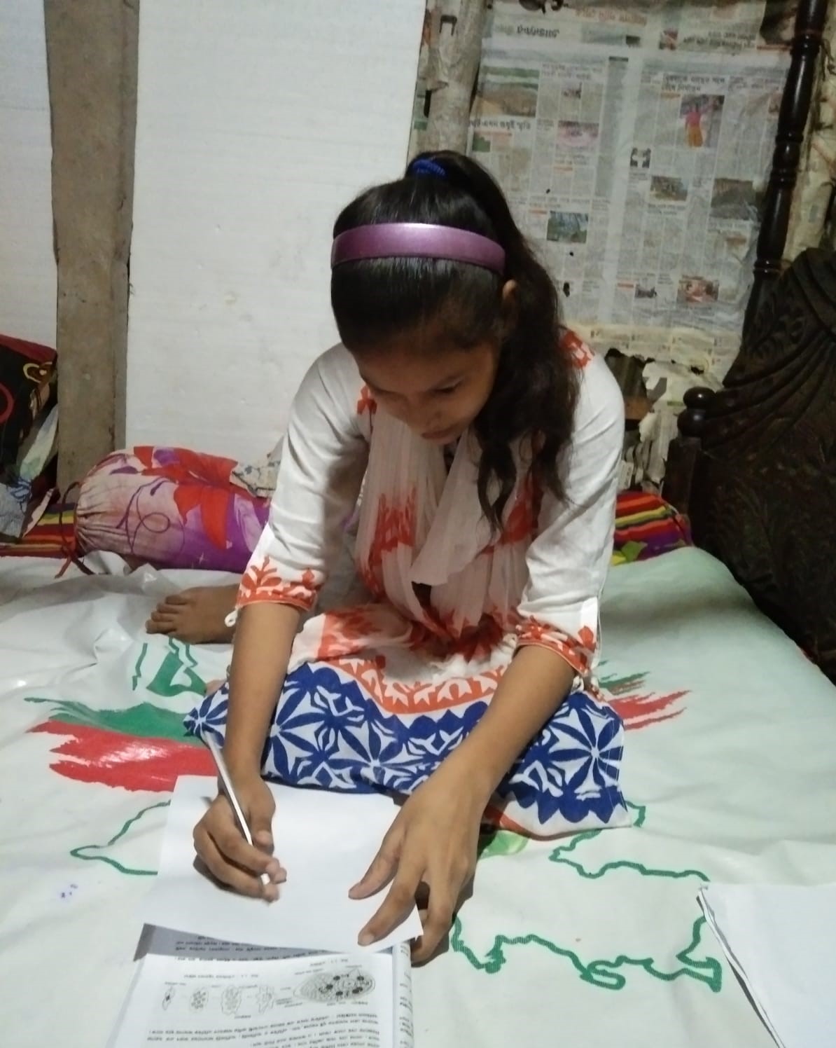 Khushi Drawing a figure from her science book